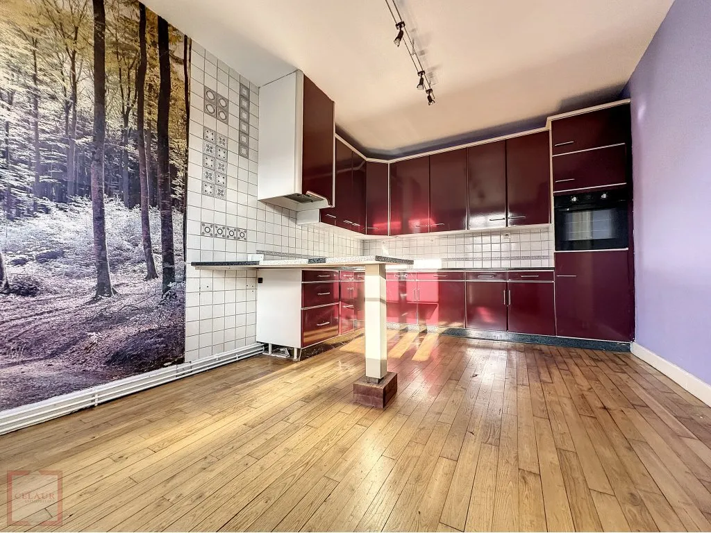 JOLIE MAISON ATYPIQUE RENOVEE AVEC JARDIN