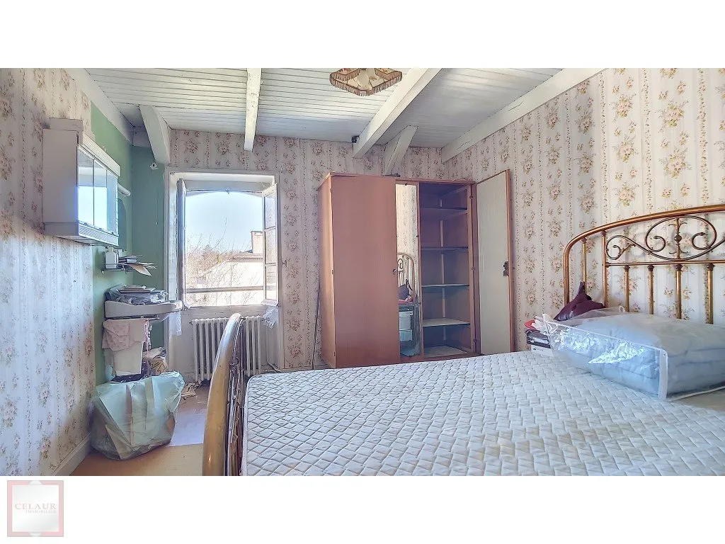 ENSEMBLE EN PIERRE DE CARACTERE