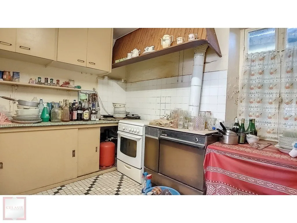 ENSEMBLE EN PIERRE DE CARACTERE