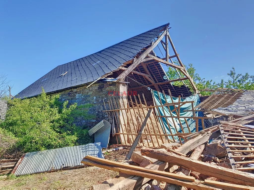 MAISON EN PIERRES A RENOVER