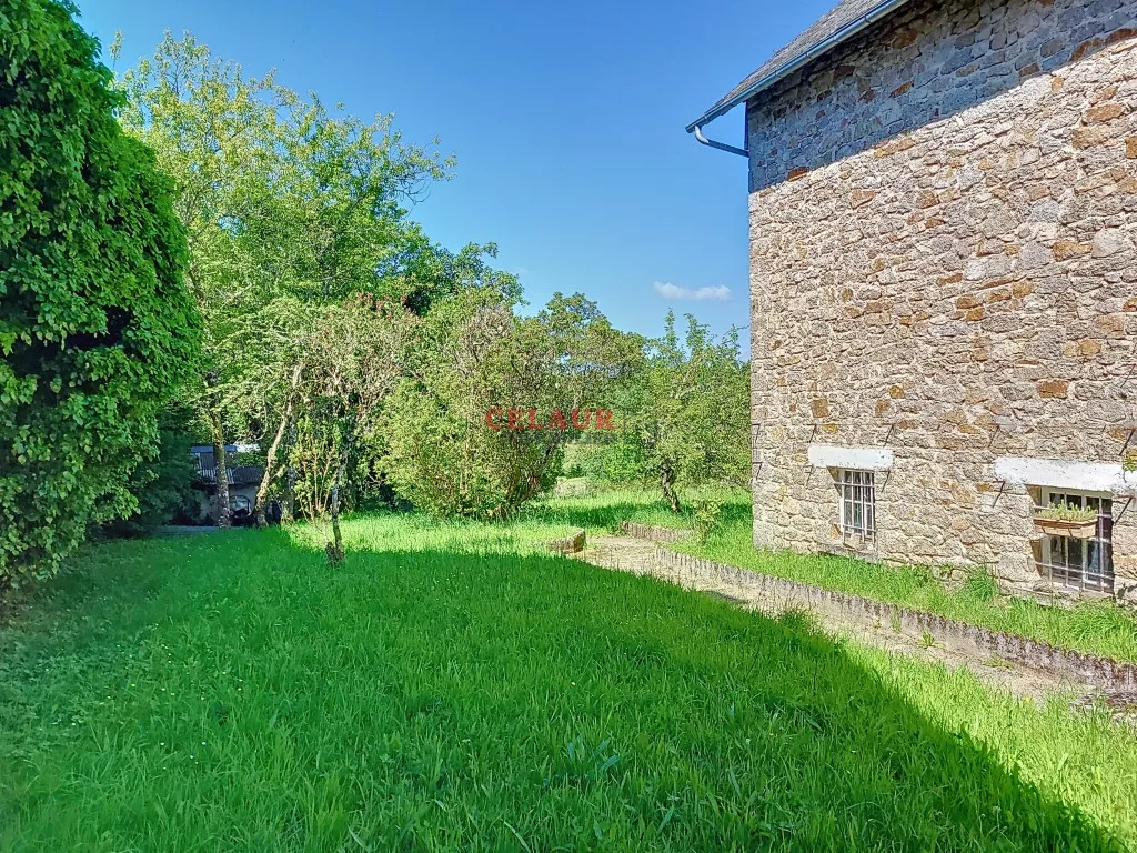MAISON DE BOURG AVEC JARDIN