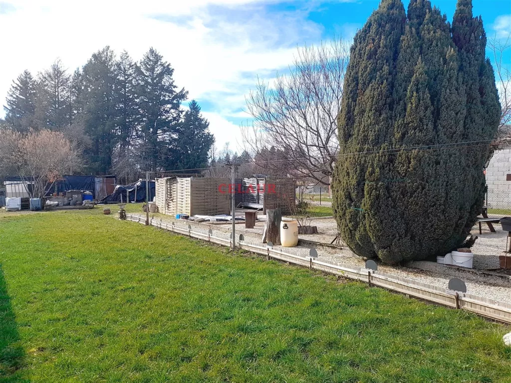 Maison familiale, de caract&egrave;re, avec jardin