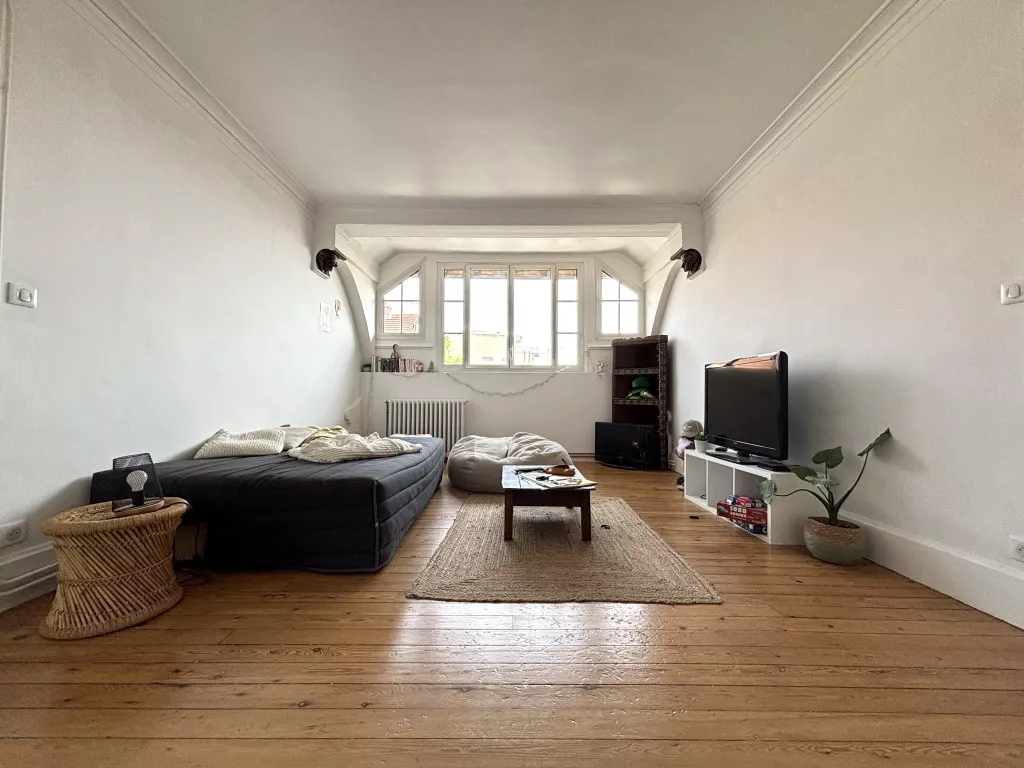 Appartement ancien dans une petite copropri&eacute;t&eacute;