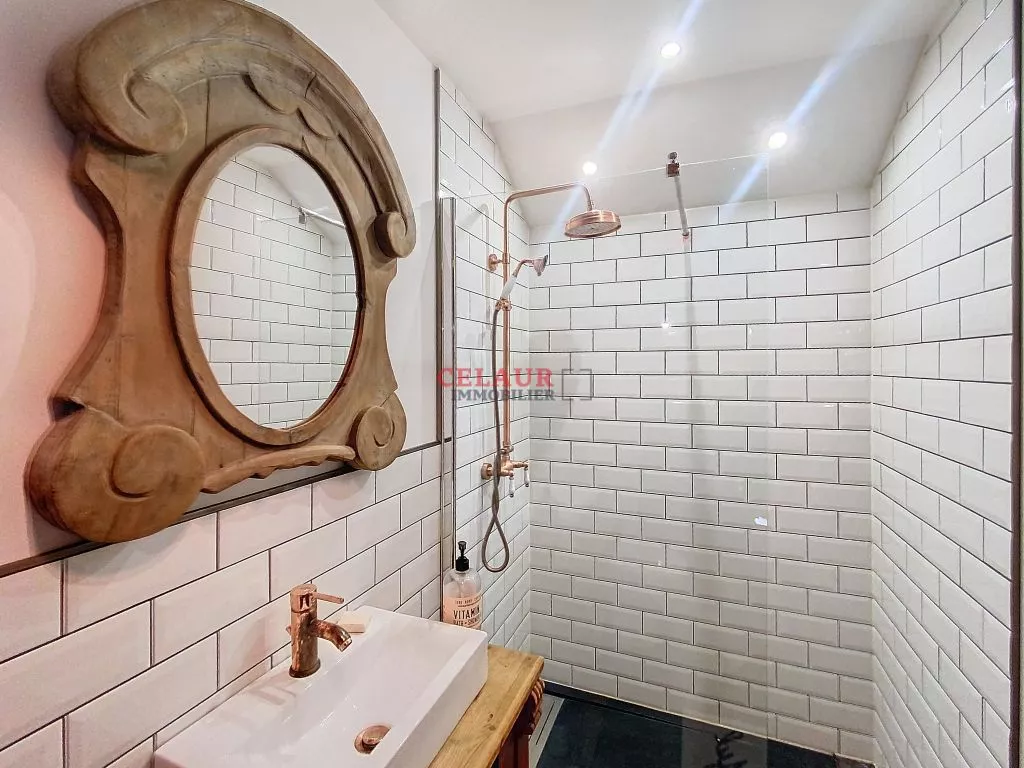 JOLIE MAISON DE VILLAGE A 10 MN DES COMMERCES