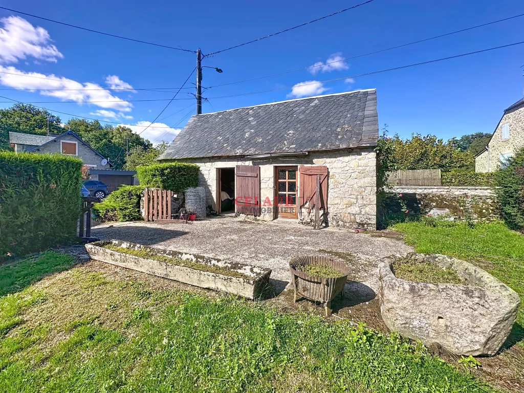 MAISON DE CARACT&Egrave;RE AVEC D&Eacute;PENDANCES ET 1 HECTARE