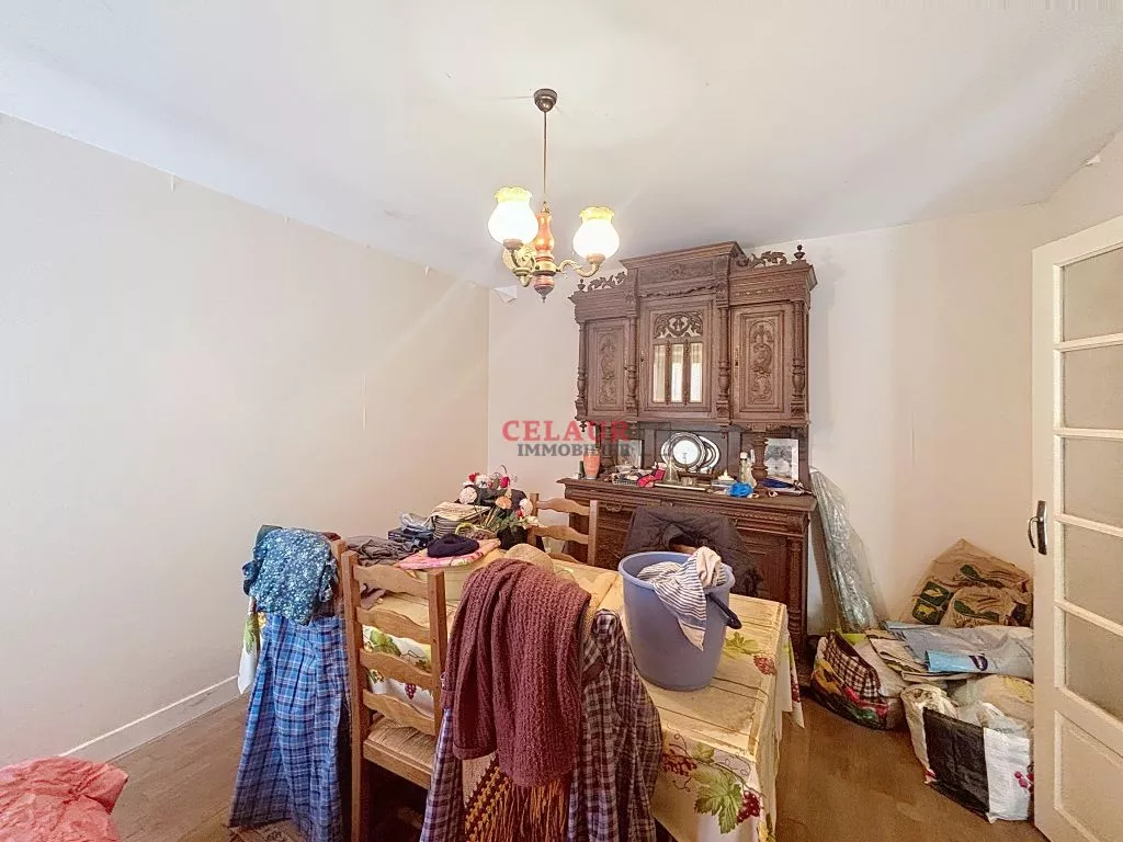 CORPS DE FERME AVEC GITE ET DEPENDANCES SUR 8 HA