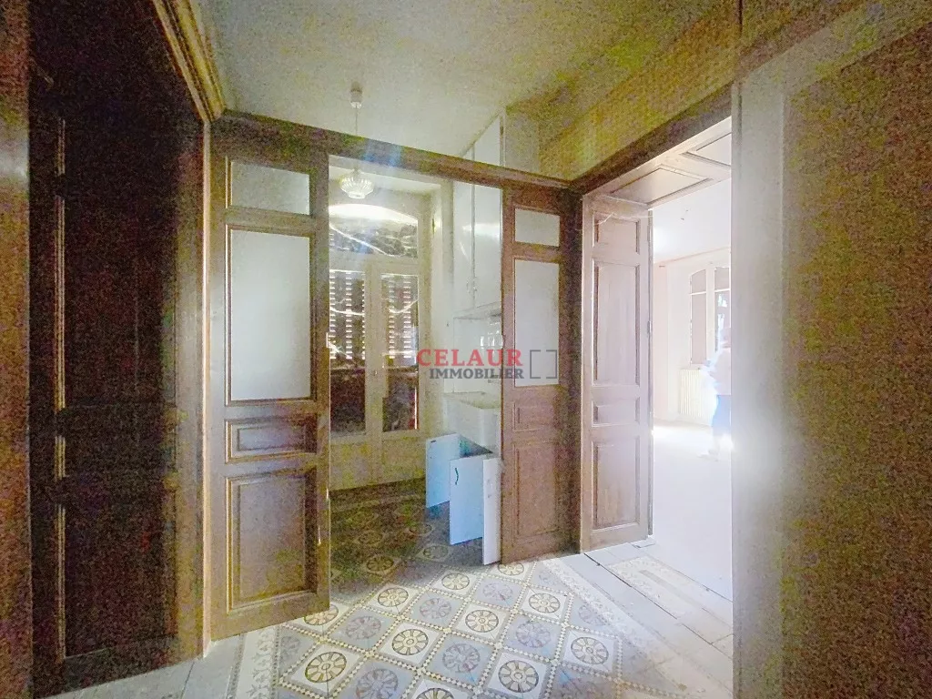 Immeuble de caract&egrave;re &agrave; restaurer