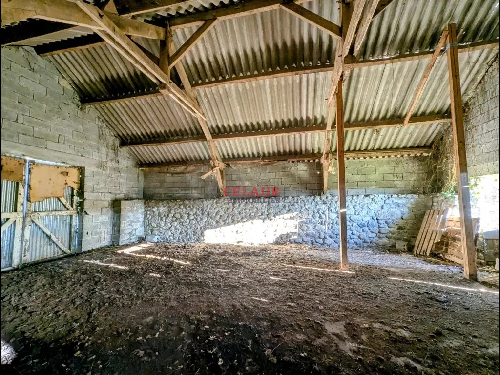 GRANGE PROCHE ARGENTAT