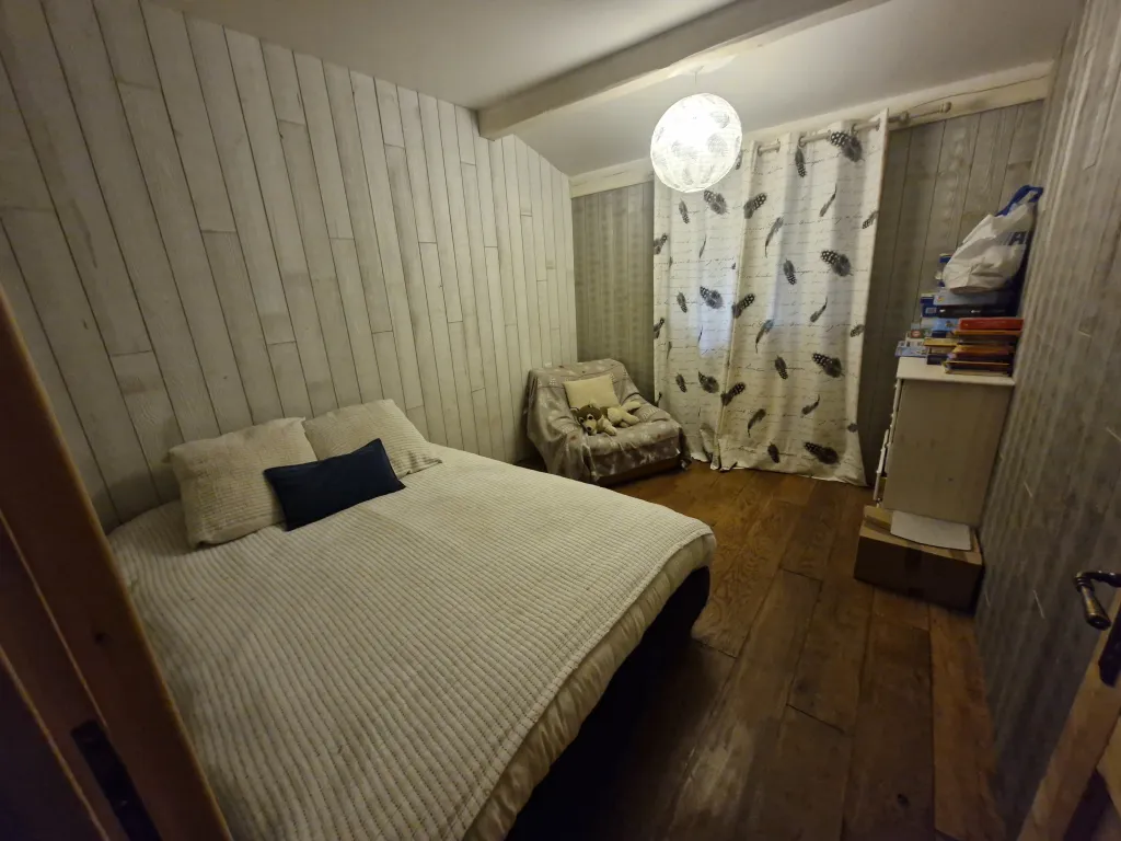 CHALET AU BORD DU LAC