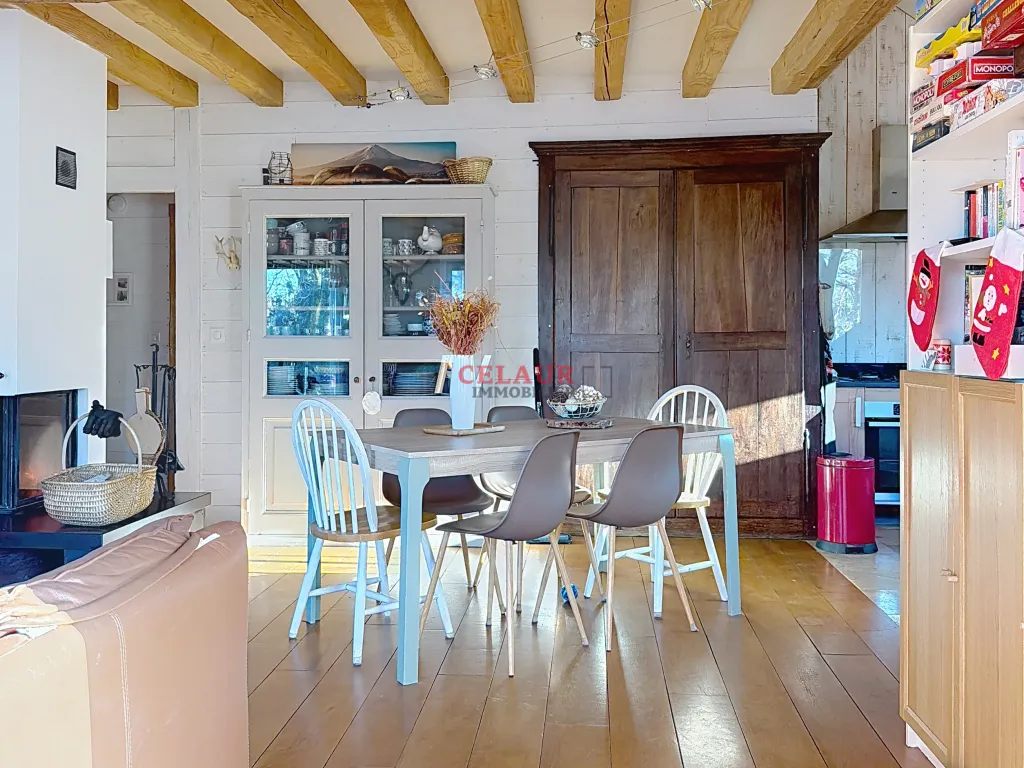 CHALET AU BORD DU LAC