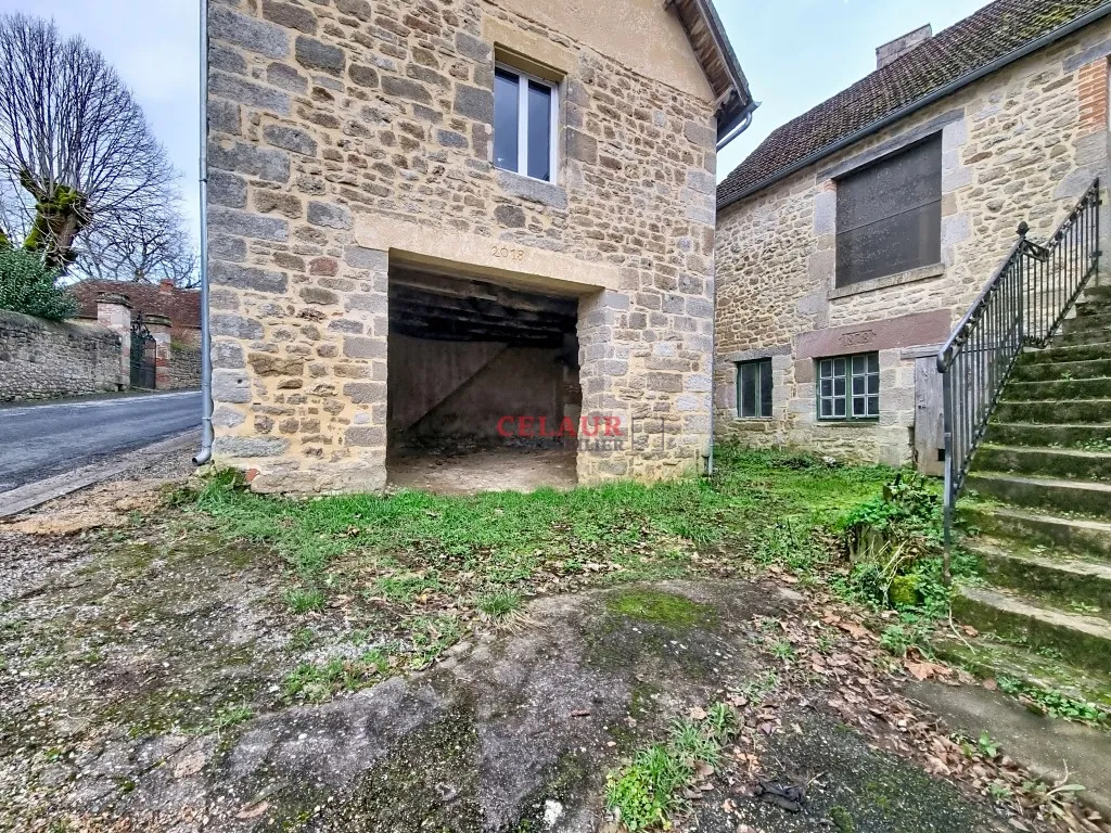 Ensemble immobilier en pierres