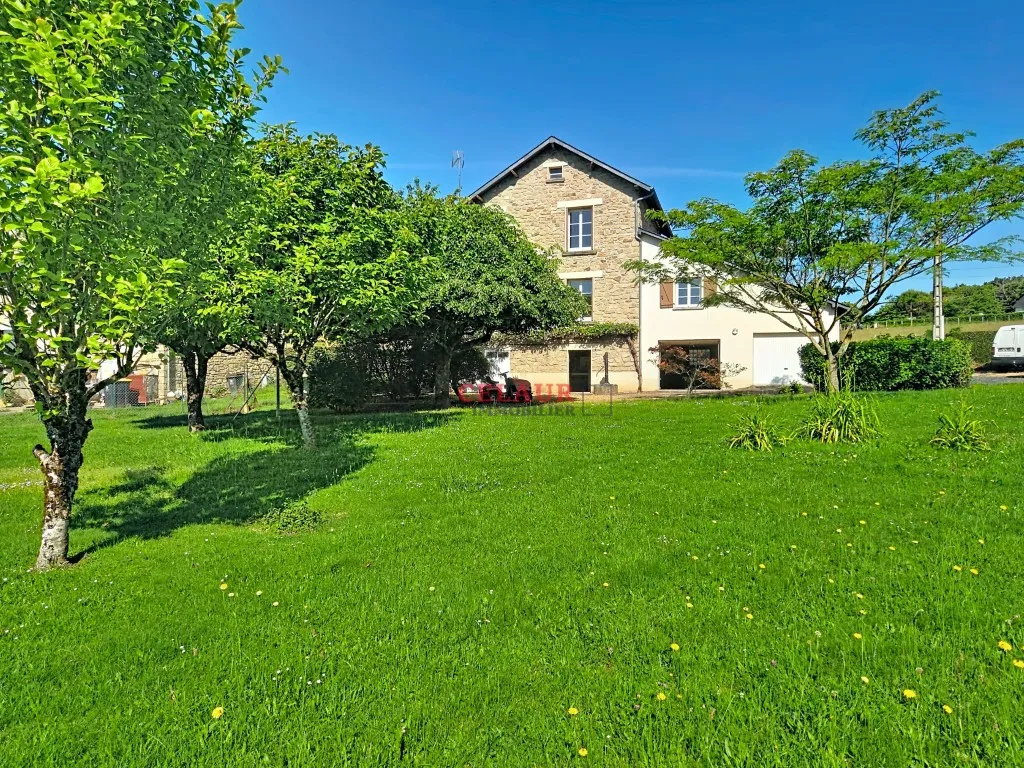 MAISON AGR&Eacute;ABLE AVEC BEAU JARDIN
