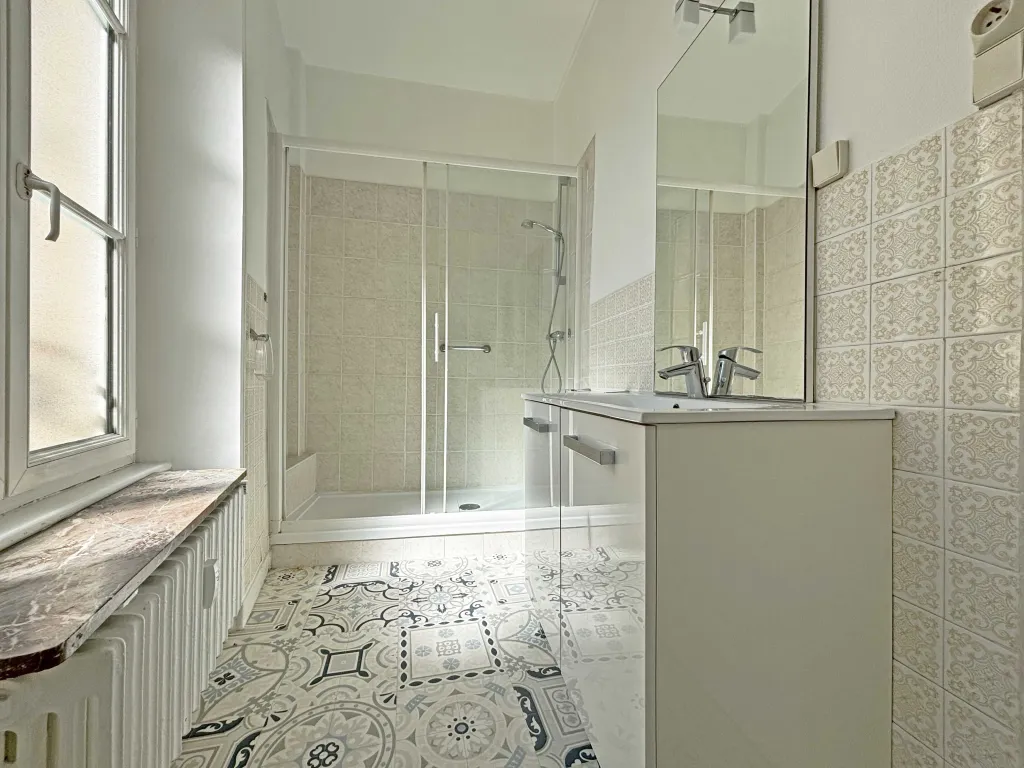 Appartement en hyper-centre avec ascenseur et parking