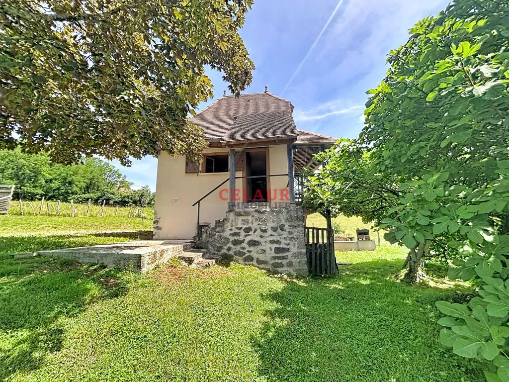 CABANE DE VIGNE BELLE VUE AUTONOMIE ELECTRIQUE SUR 1389 M&sup2;