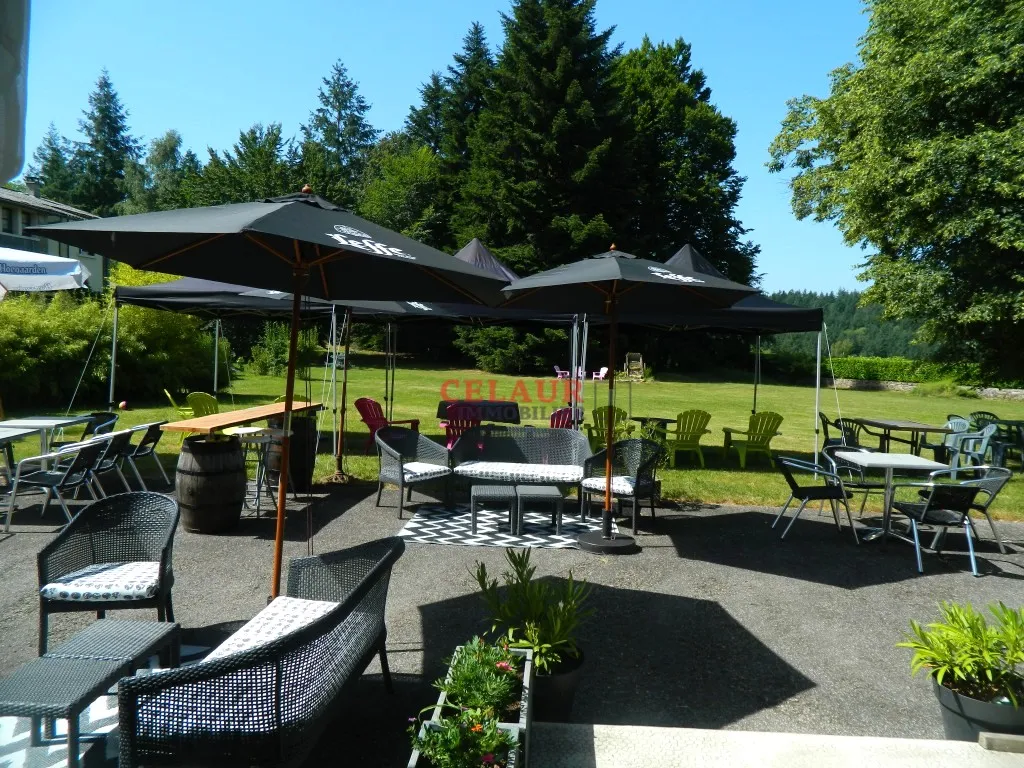 ENSEMBLE IMMOBILIER TOURISTIQUE AVEC FONDS DE COMMERCE SUR 77022m&sup2; DE TERRAIN