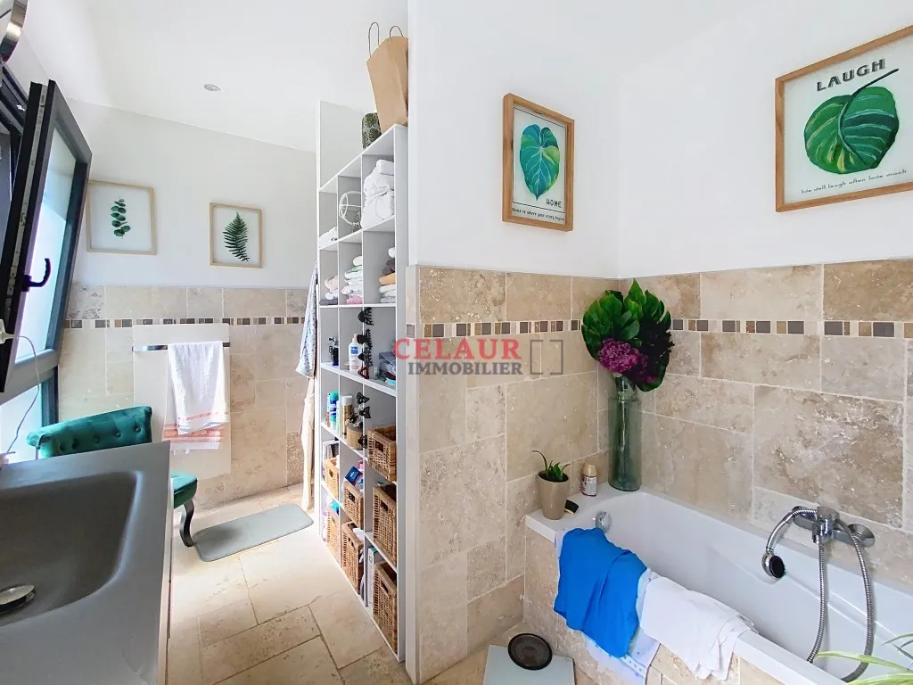 Maison de 6 pi&egrave;ces de 243 m&sup2; &agrave; Lubersac
