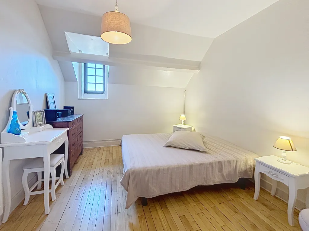 Maison en pierre avec piscine